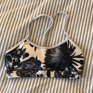 Lululemon sports bra